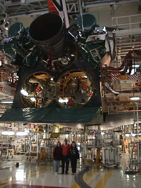 Katie Cauthen, Mr. Smith, and Anna Holmes under 'Discovery' in December 2000 tour